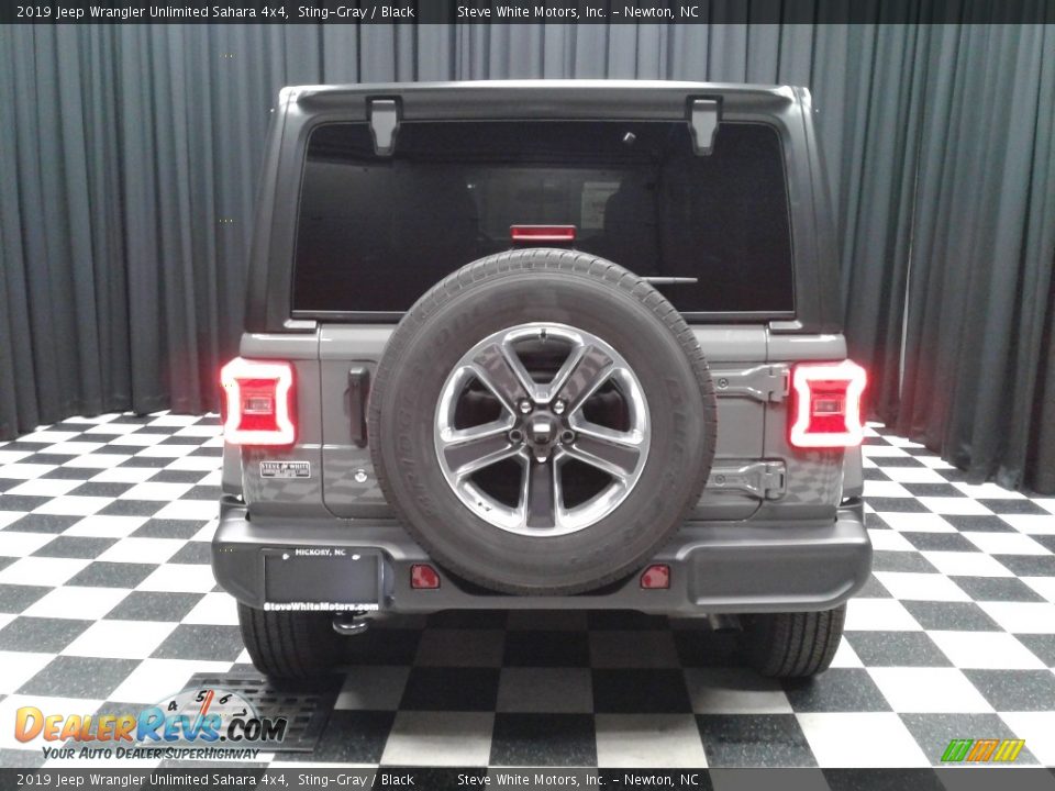 2019 Jeep Wrangler Unlimited Sahara 4x4 Sting-Gray / Black Photo #7