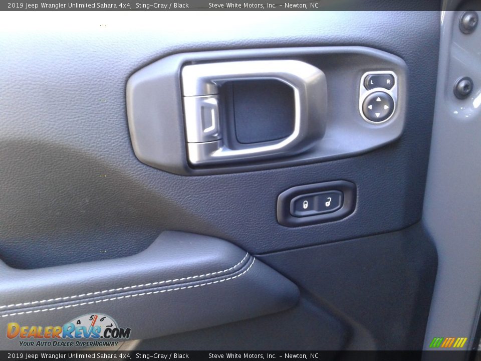 2019 Jeep Wrangler Unlimited Sahara 4x4 Sting-Gray / Black Photo #9