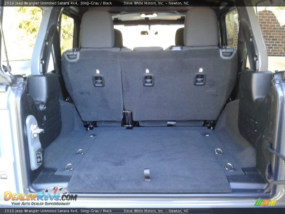 2019 Jeep Wrangler Unlimited Sahara 4x4 Sting-Gray / Black Photo #12