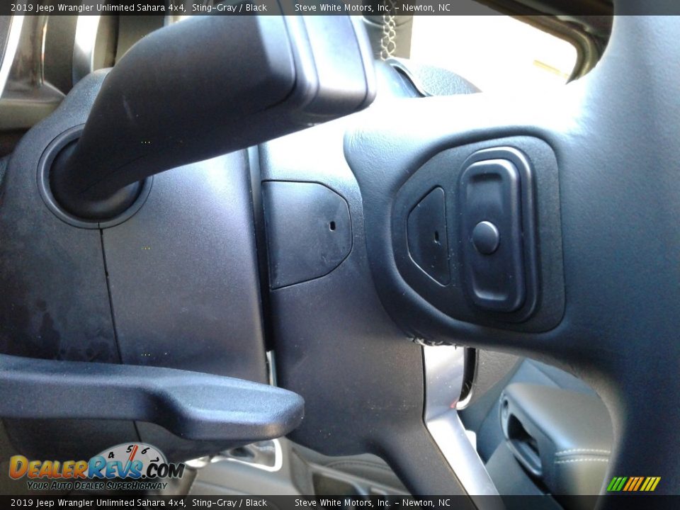 2019 Jeep Wrangler Unlimited Sahara 4x4 Sting-Gray / Black Photo #15
