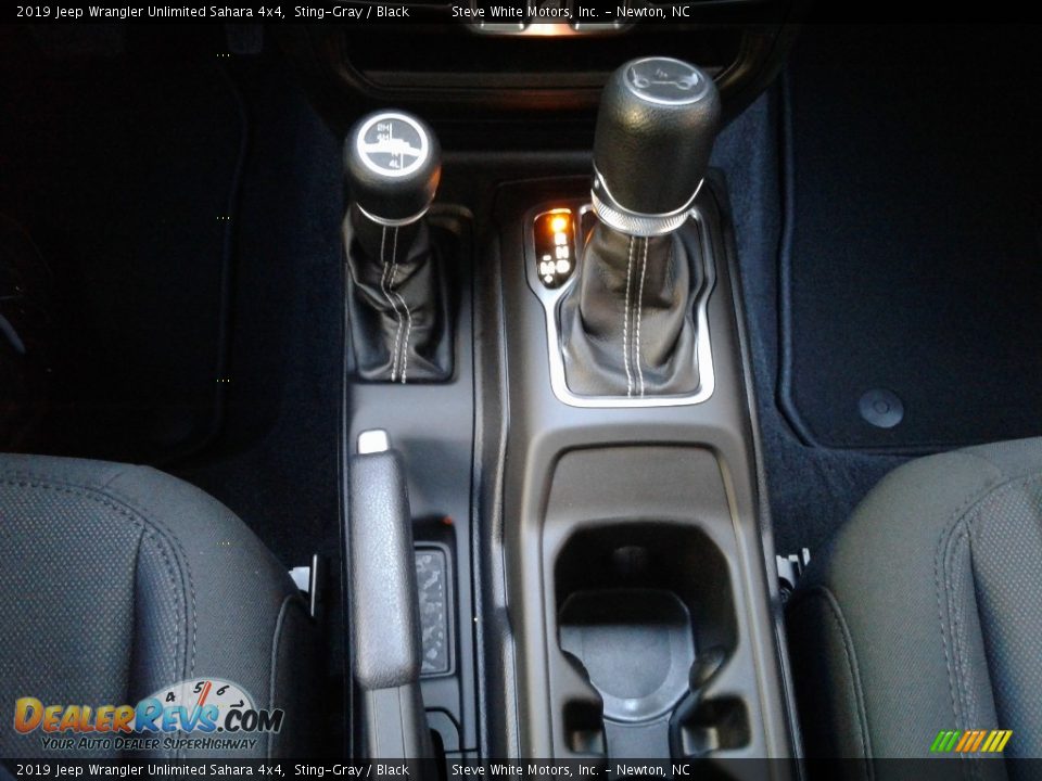 2019 Jeep Wrangler Unlimited Sahara 4x4 Sting-Gray / Black Photo #25