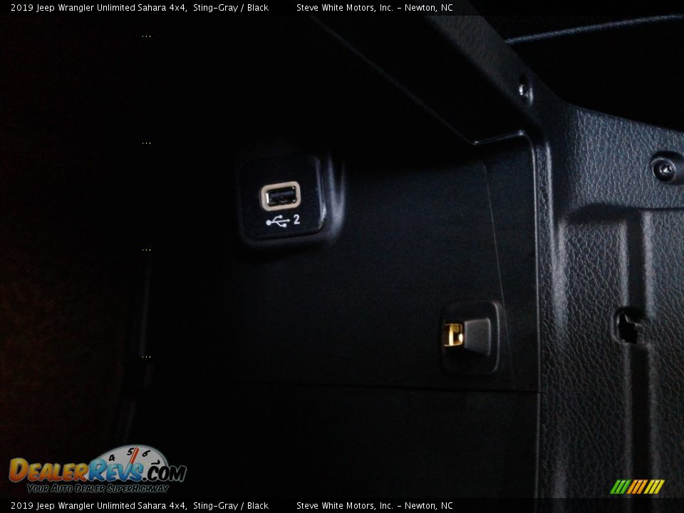2019 Jeep Wrangler Unlimited Sahara 4x4 Sting-Gray / Black Photo #26