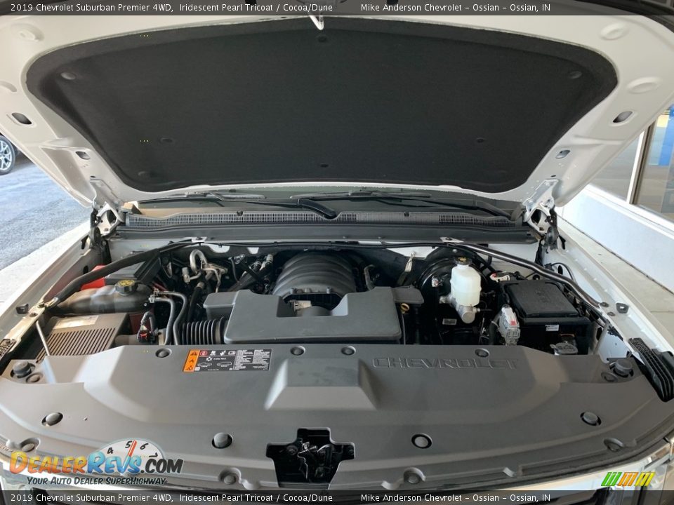 2019 Chevrolet Suburban Premier 4WD Iridescent Pearl Tricoat / Cocoa/Dune Photo #3