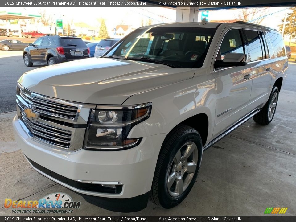 2019 Chevrolet Suburban Premier 4WD Iridescent Pearl Tricoat / Cocoa/Dune Photo #4