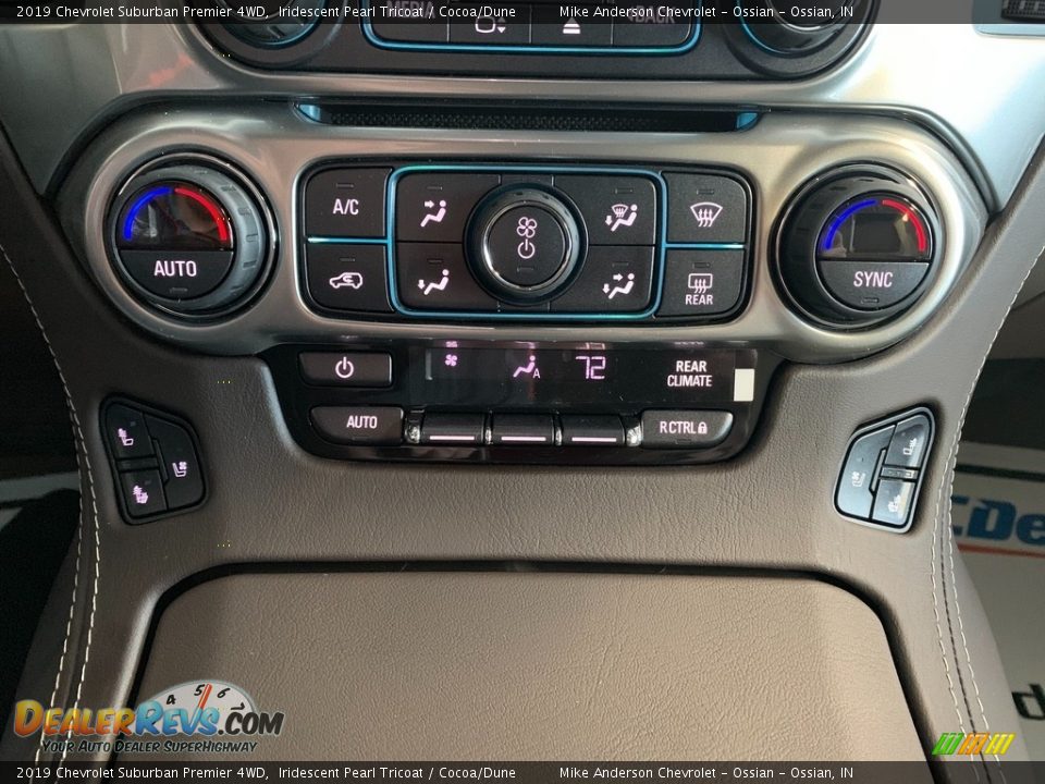 2019 Chevrolet Suburban Premier 4WD Iridescent Pearl Tricoat / Cocoa/Dune Photo #14