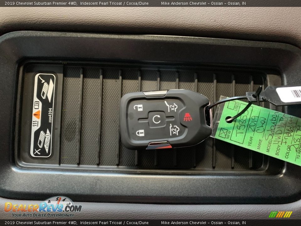 2019 Chevrolet Suburban Premier 4WD Iridescent Pearl Tricoat / Cocoa/Dune Photo #16