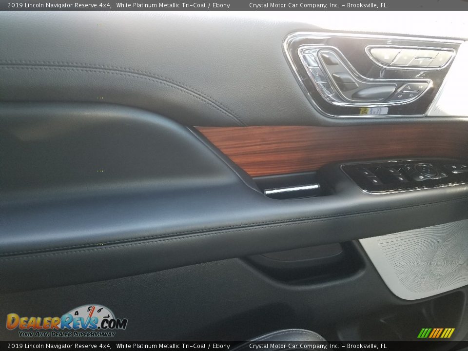 2019 Lincoln Navigator Reserve 4x4 White Platinum Metallic Tri-Coat / Ebony Photo #19