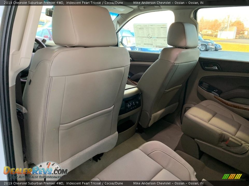 2019 Chevrolet Suburban Premier 4WD Iridescent Pearl Tricoat / Cocoa/Dune Photo #22