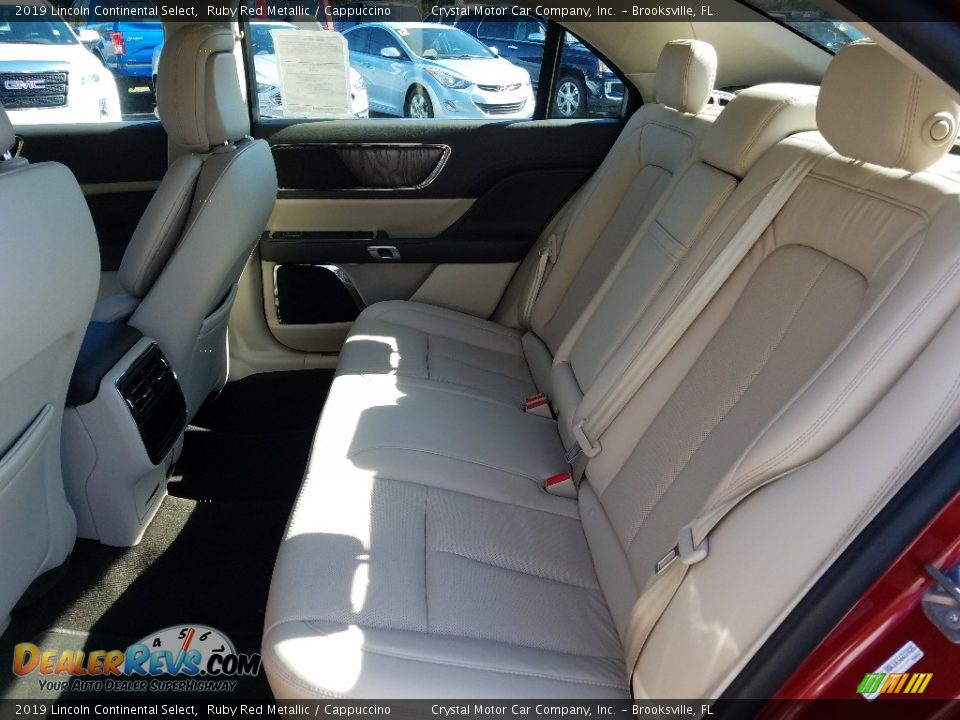 Rear Seat of 2019 Lincoln Continental Select Photo #10