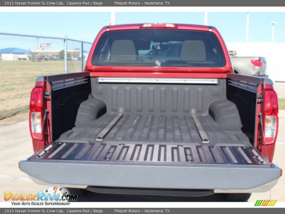 2013 Nissan Frontier SL Crew Cab Cayenne Red / Beige Photo #20