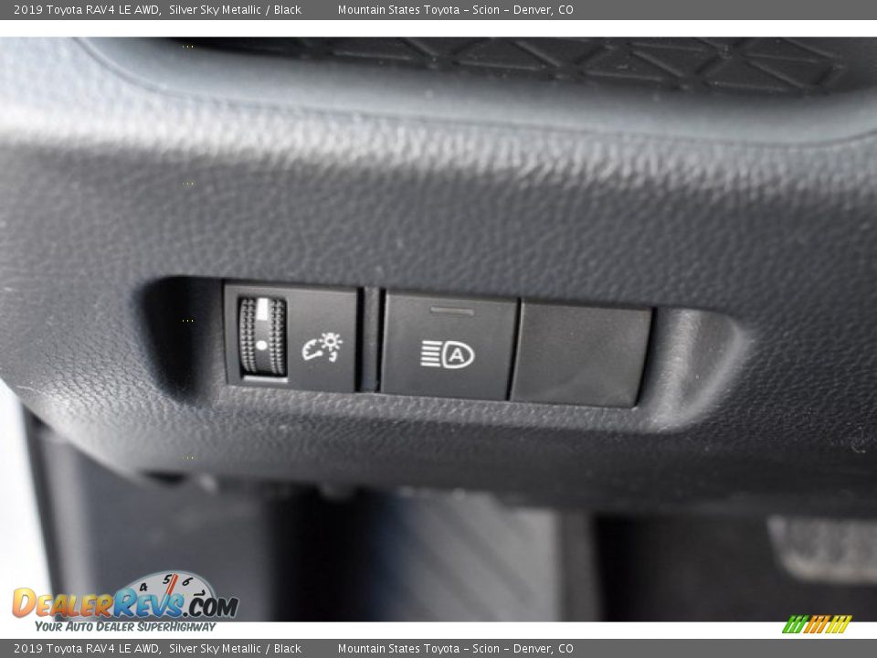 2019 Toyota RAV4 LE AWD Silver Sky Metallic / Black Photo #24