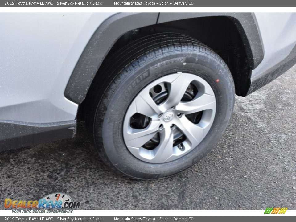 2019 Toyota RAV4 LE AWD Silver Sky Metallic / Black Photo #33