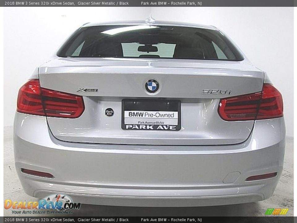 2018 BMW 3 Series 320i xDrive Sedan Glacier Silver Metallic / Black Photo #3