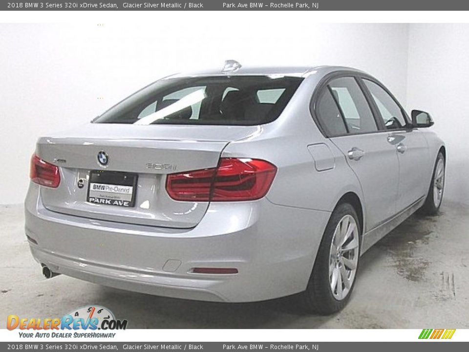 2018 BMW 3 Series 320i xDrive Sedan Glacier Silver Metallic / Black Photo #4