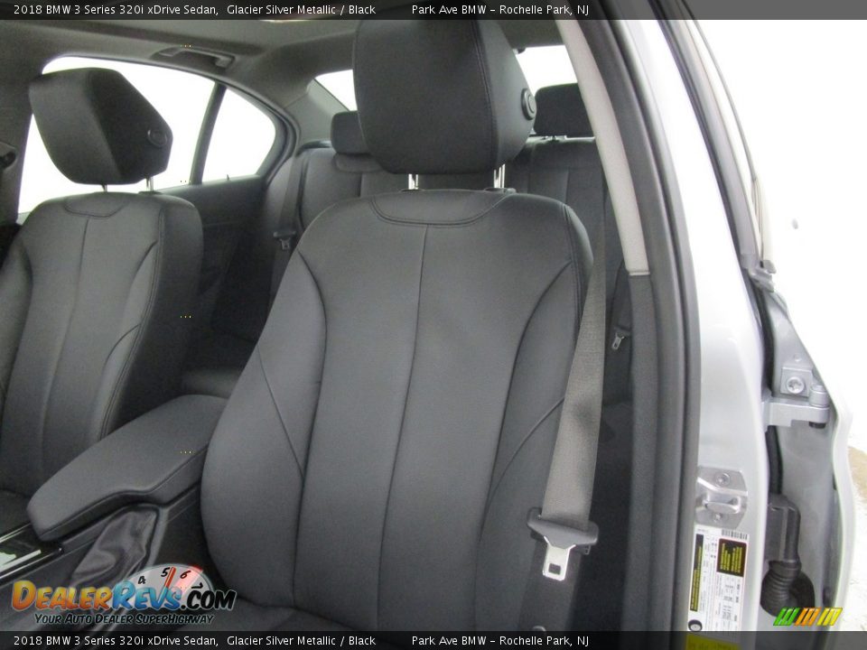 2018 BMW 3 Series 320i xDrive Sedan Glacier Silver Metallic / Black Photo #8