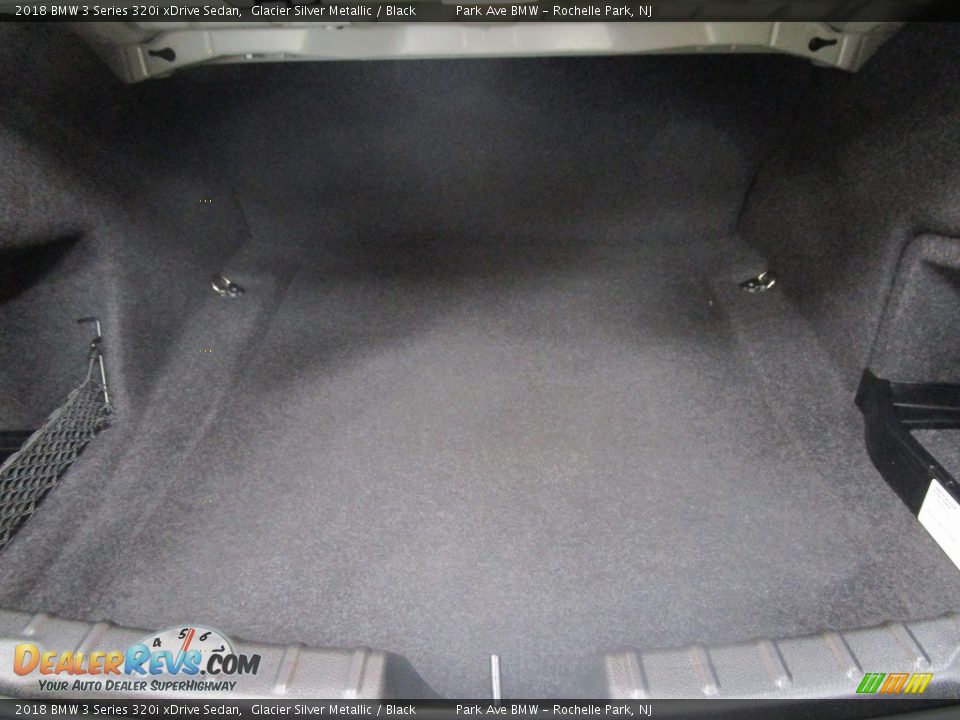 2018 BMW 3 Series 320i xDrive Sedan Glacier Silver Metallic / Black Photo #20