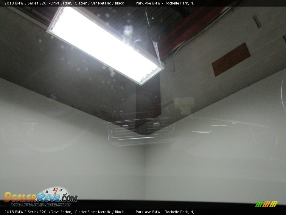 2018 BMW 3 Series 320i xDrive Sedan Glacier Silver Metallic / Black Photo #21