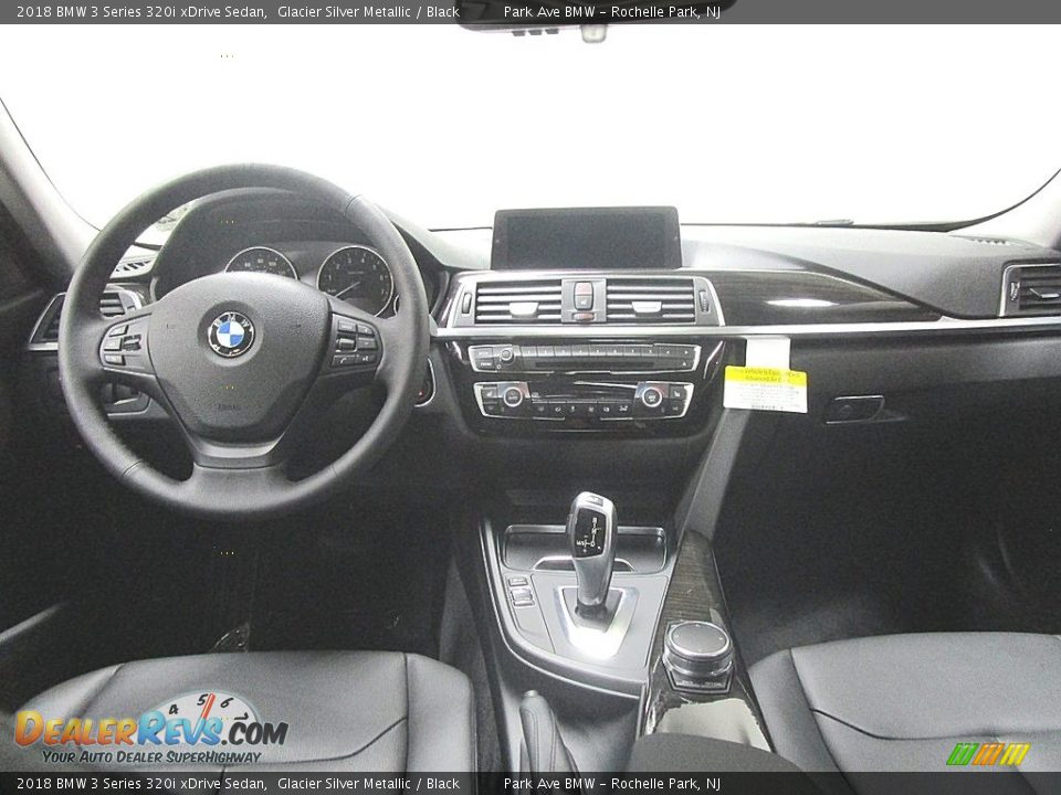 2018 BMW 3 Series 320i xDrive Sedan Glacier Silver Metallic / Black Photo #22