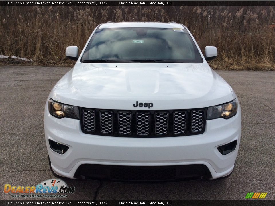 2019 Jeep Grand Cherokee Altitude 4x4 Bright White / Black Photo #2