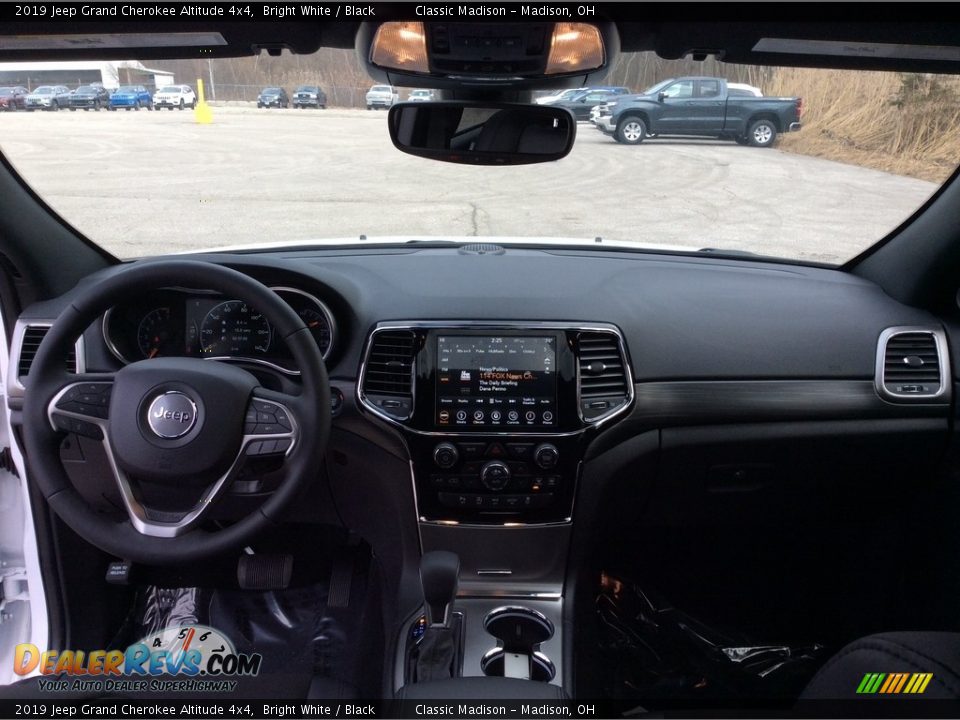 2019 Jeep Grand Cherokee Altitude 4x4 Bright White / Black Photo #12