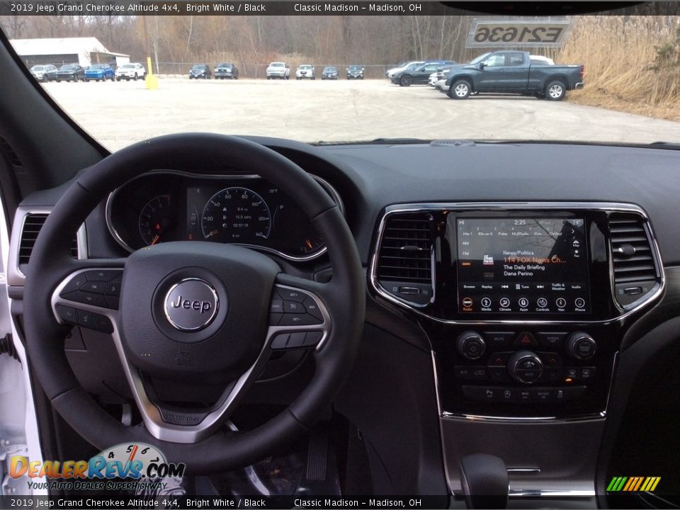 2019 Jeep Grand Cherokee Altitude 4x4 Bright White / Black Photo #13