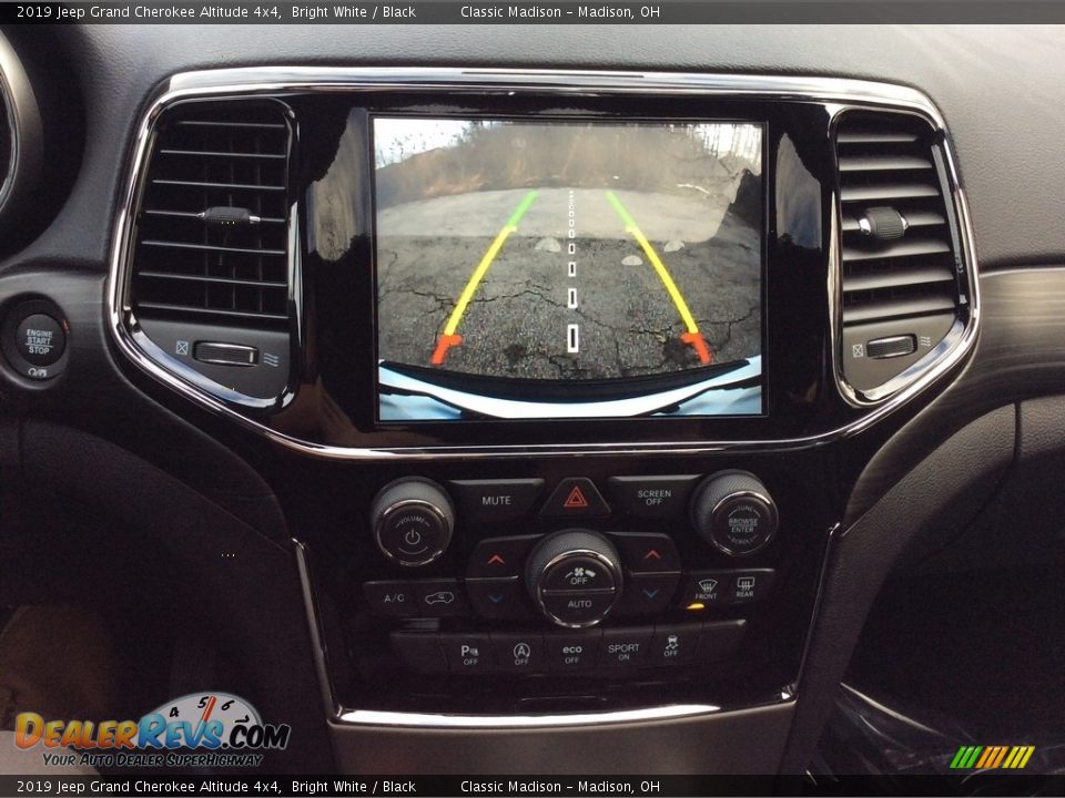 2019 Jeep Grand Cherokee Altitude 4x4 Bright White / Black Photo #17
