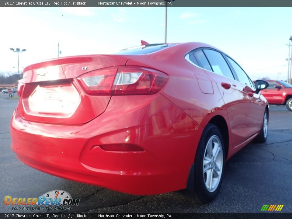 2017 Chevrolet Cruze LT Red Hot / Jet Black Photo #8