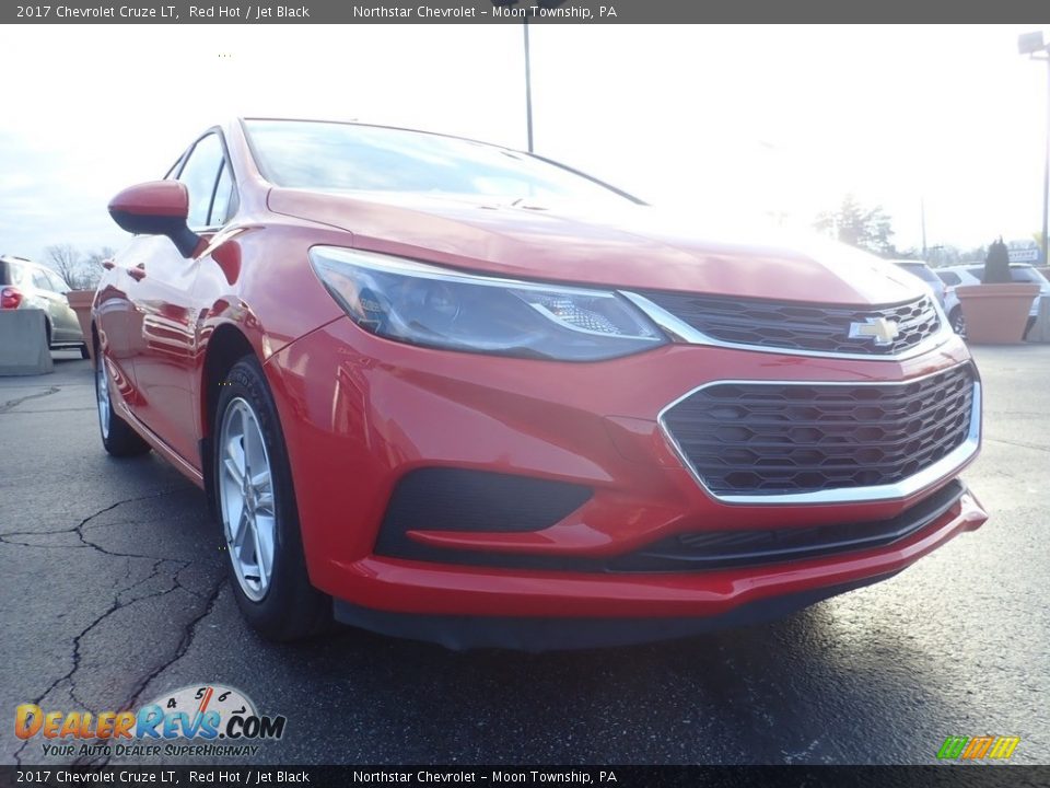 2017 Chevrolet Cruze LT Red Hot / Jet Black Photo #12