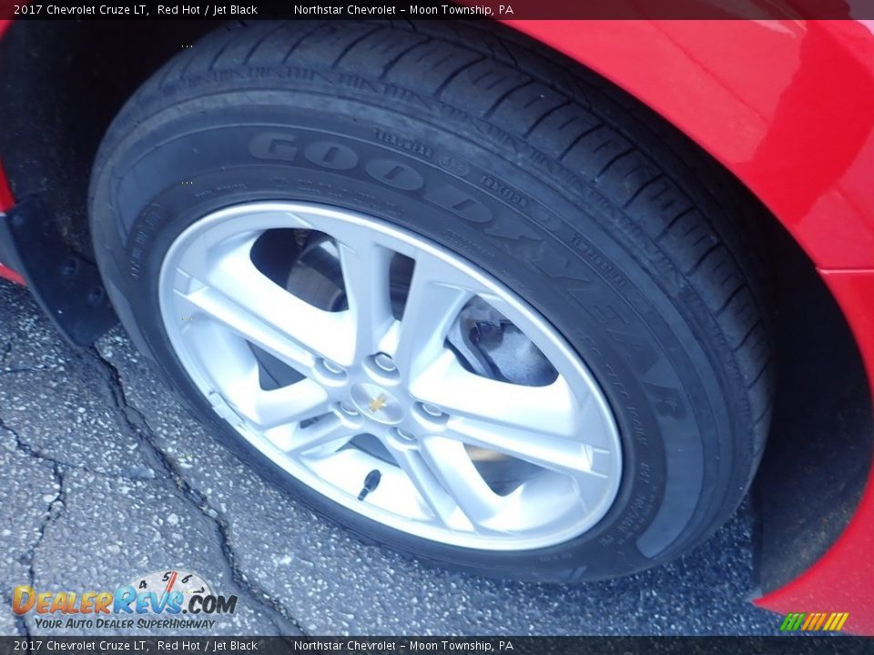 2017 Chevrolet Cruze LT Red Hot / Jet Black Photo #14