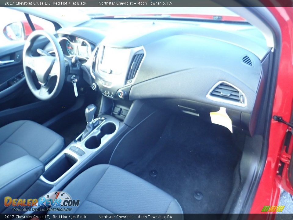 2017 Chevrolet Cruze LT Red Hot / Jet Black Photo #16