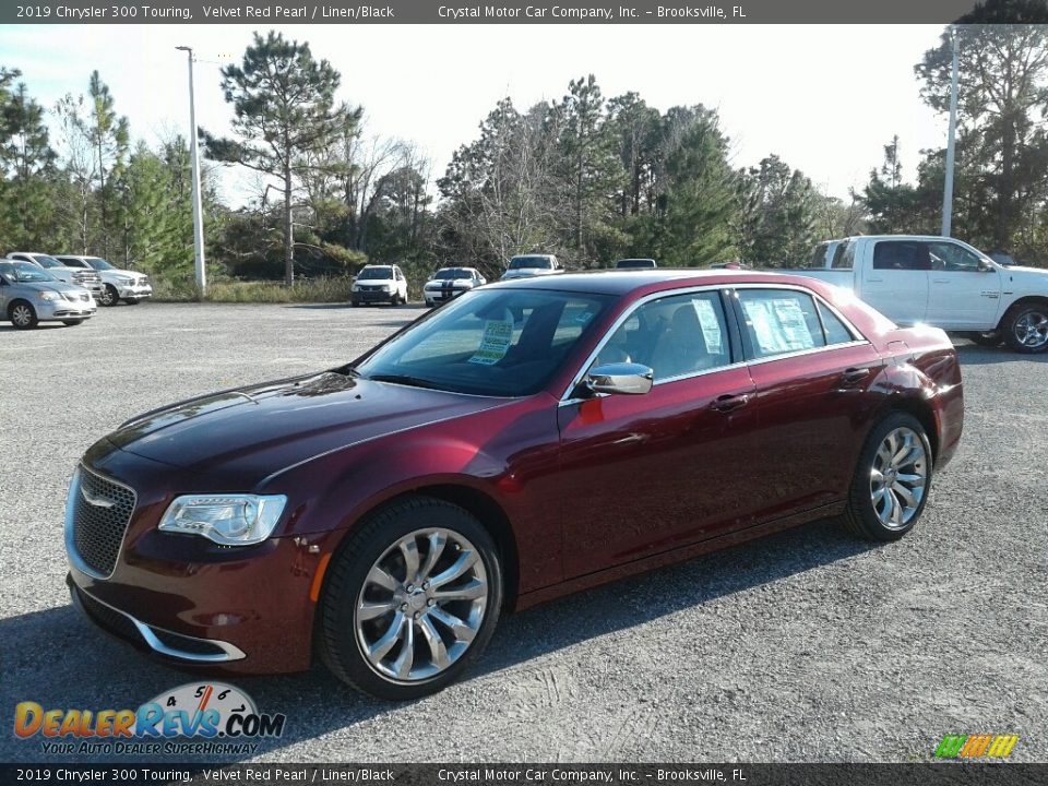 2019 Chrysler 300 Touring Velvet Red Pearl / Linen/Black Photo #1