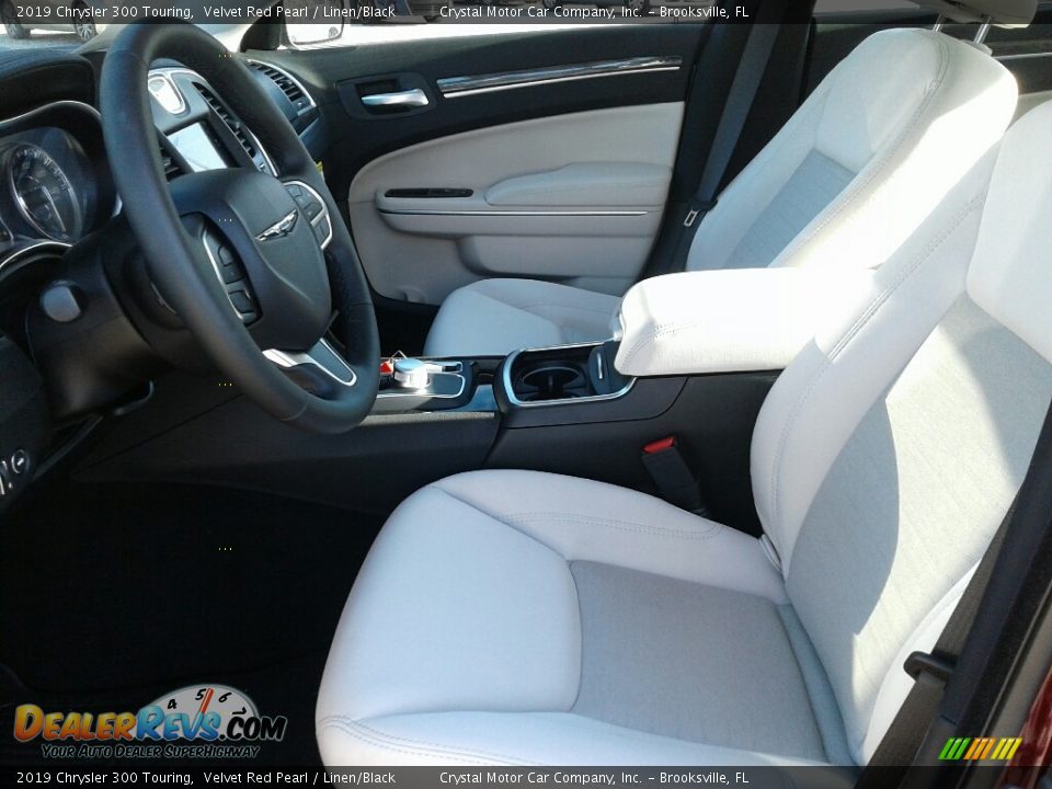 2019 Chrysler 300 Touring Velvet Red Pearl / Linen/Black Photo #9
