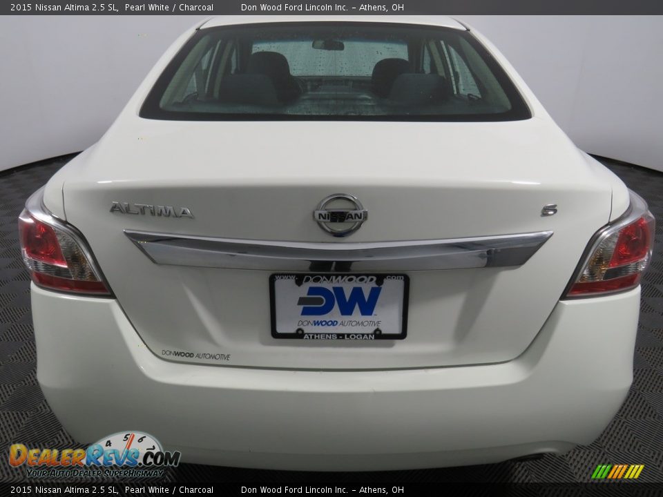 2015 Nissan Altima 2.5 SL Pearl White / Charcoal Photo #16