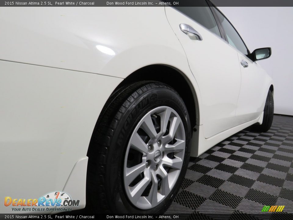 2015 Nissan Altima 2.5 SL Pearl White / Charcoal Photo #21