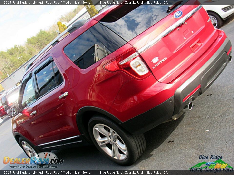 2015 Ford Explorer Limited Ruby Red / Medium Light Stone Photo #32