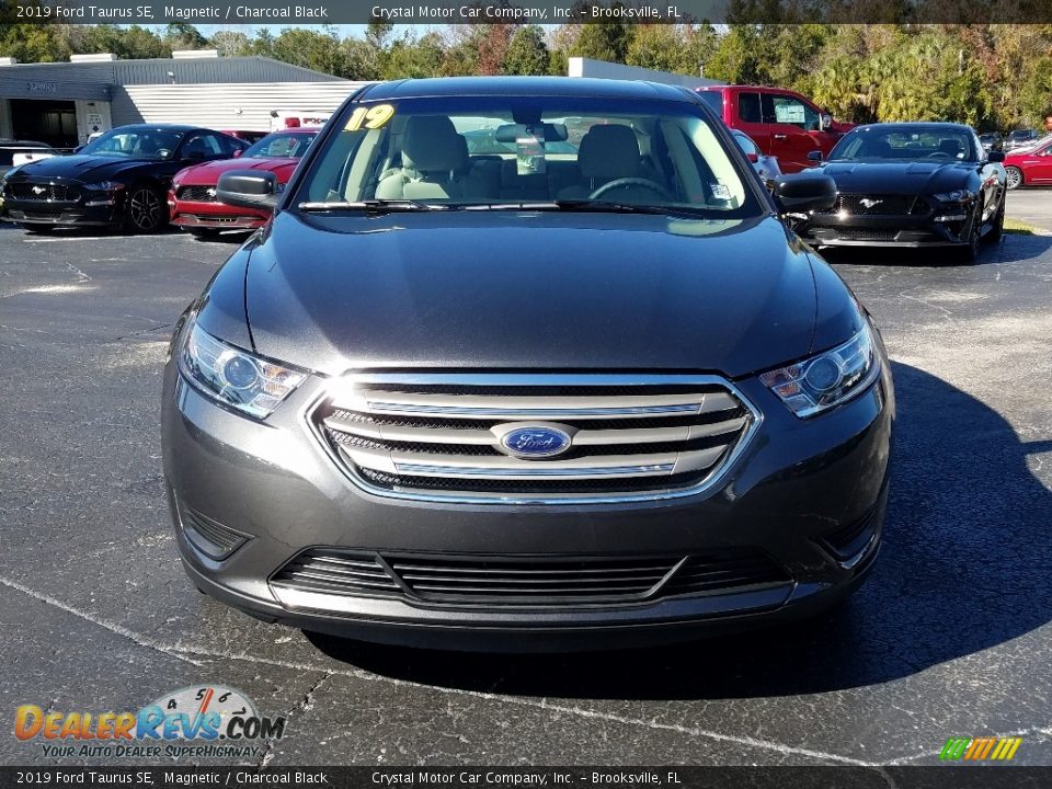 2019 Ford Taurus SE Magnetic / Charcoal Black Photo #8