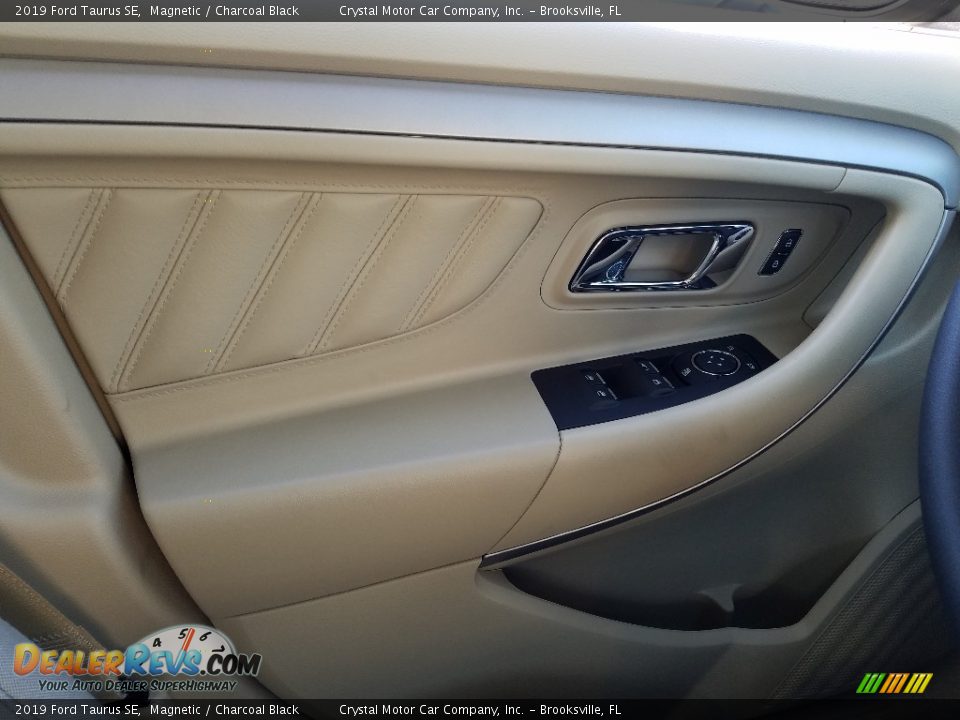 2019 Ford Taurus SE Magnetic / Charcoal Black Photo #17