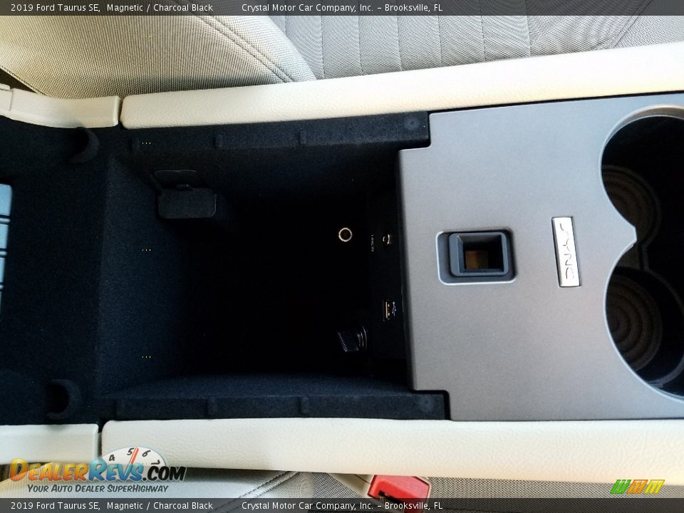 2019 Ford Taurus SE Magnetic / Charcoal Black Photo #18