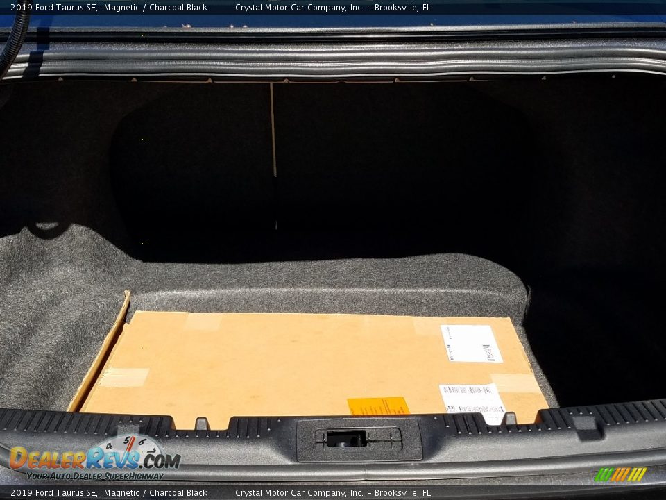 2019 Ford Taurus SE Magnetic / Charcoal Black Photo #19