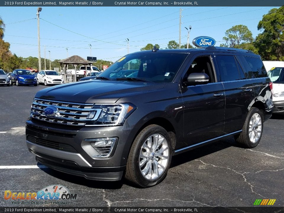 Front 3/4 View of 2019 Ford Expedition Limited Photo #1