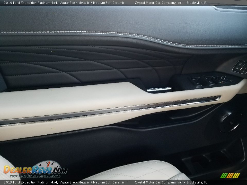 2019 Ford Expedition Platinum 4x4 Agate Black Metallic / Medium Soft Ceramic Photo #17