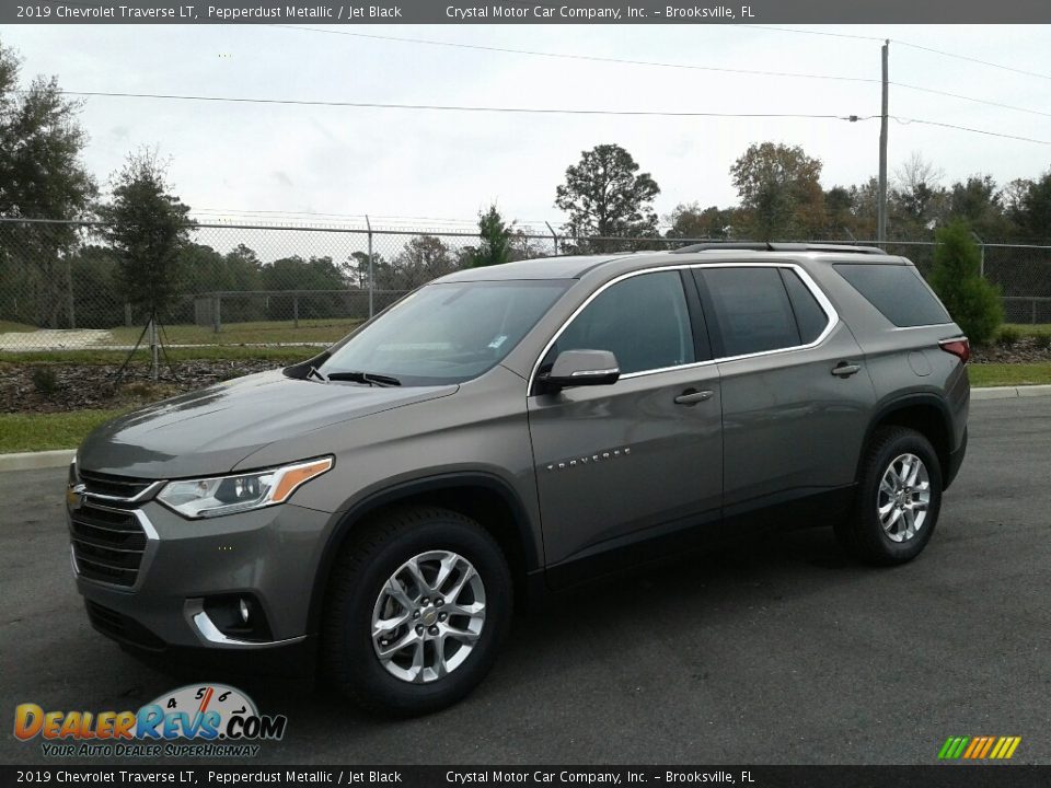 2019 Chevrolet Traverse LT Pepperdust Metallic / Jet Black Photo #1