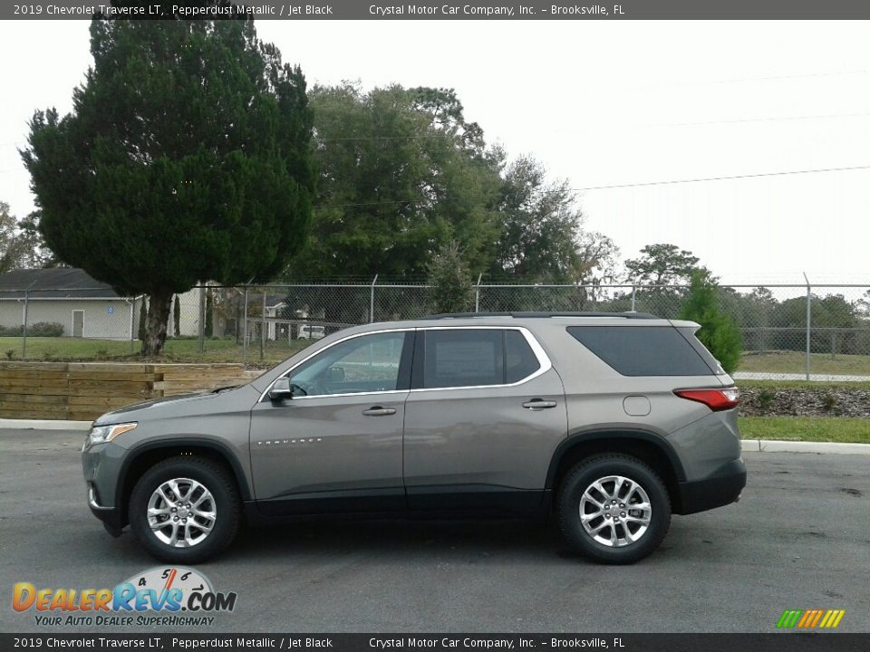 2019 Chevrolet Traverse LT Pepperdust Metallic / Jet Black Photo #2