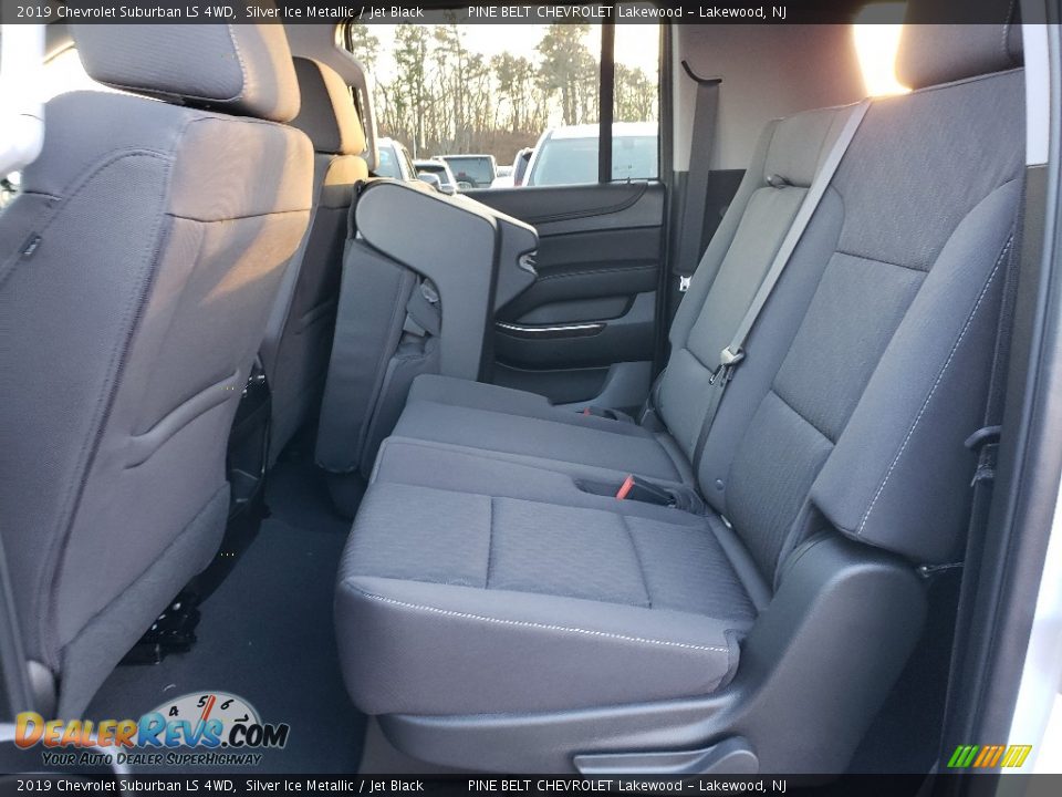 2019 Chevrolet Suburban LS 4WD Silver Ice Metallic / Jet Black Photo #6