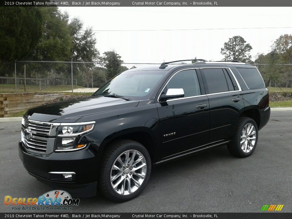 Front 3/4 View of 2019 Chevrolet Tahoe Premier 4WD Photo #1
