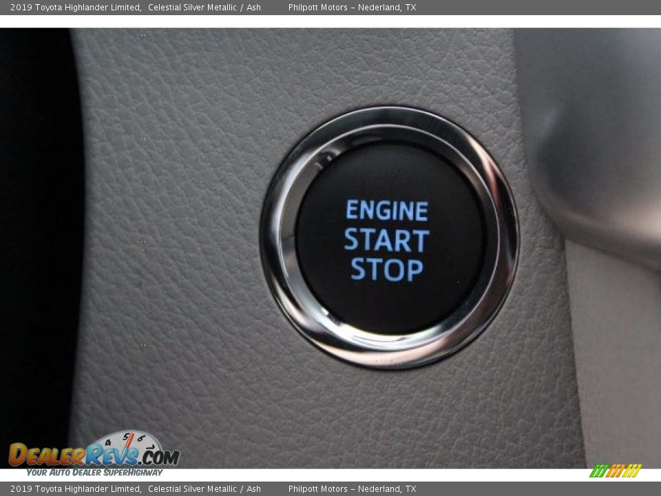 2019 Toyota Highlander Limited Celestial Silver Metallic / Ash Photo #15