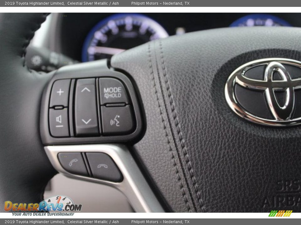 2019 Toyota Highlander Limited Celestial Silver Metallic / Ash Photo #16