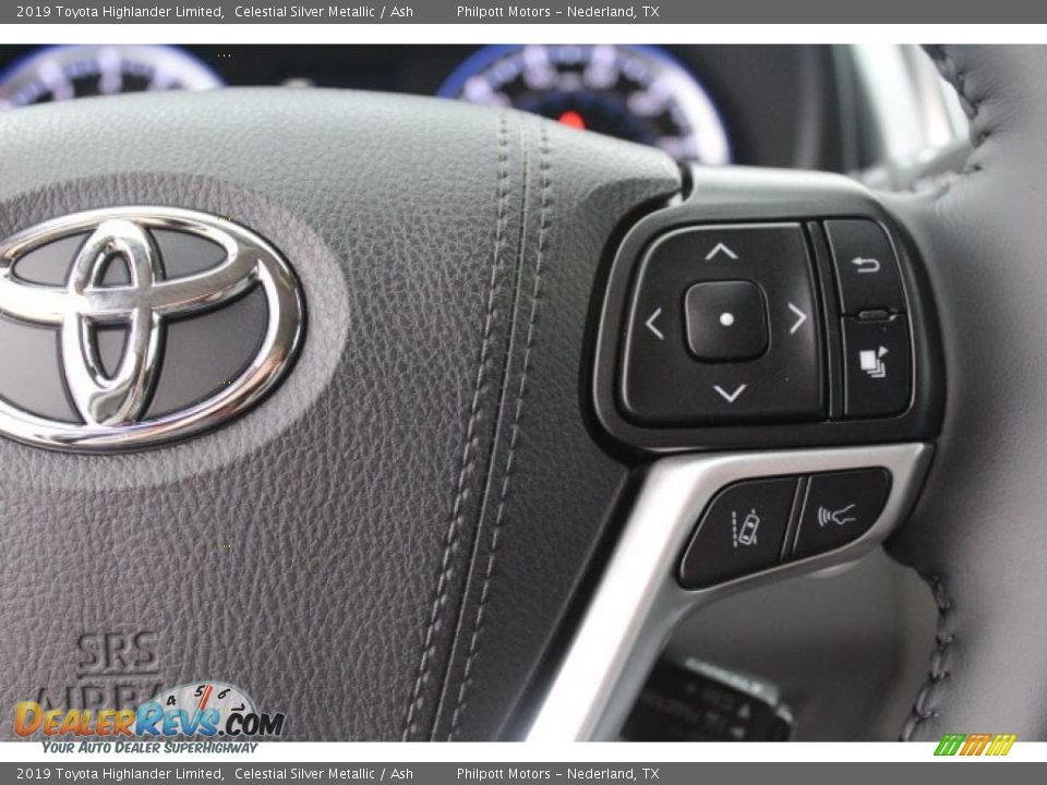 2019 Toyota Highlander Limited Celestial Silver Metallic / Ash Photo #17