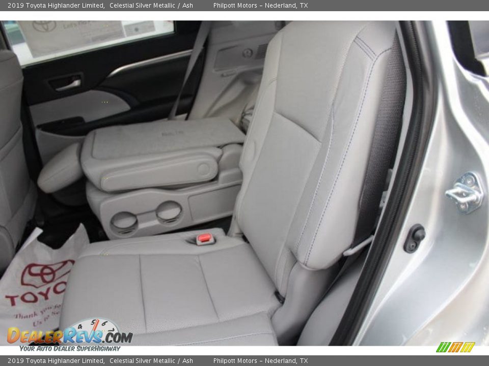 2019 Toyota Highlander Limited Celestial Silver Metallic / Ash Photo #19