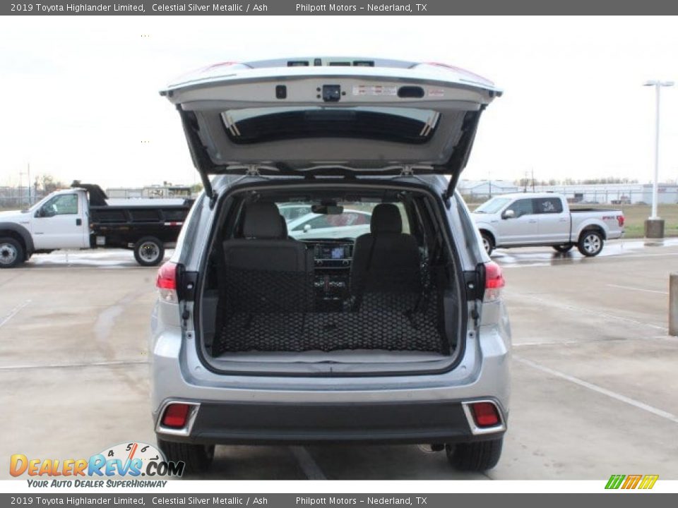 2019 Toyota Highlander Limited Celestial Silver Metallic / Ash Photo #24